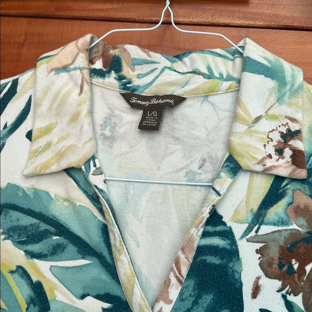 Tommy Bahama Palm Frond Floral S/S V-Neck Pullover Sz Large - Picture 2 of 4
